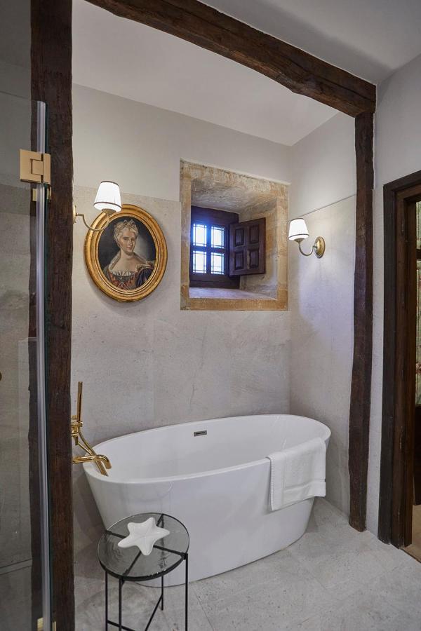 Helguera Palacio Boutique & Antique Vargas المظهر الخارجي الصورة